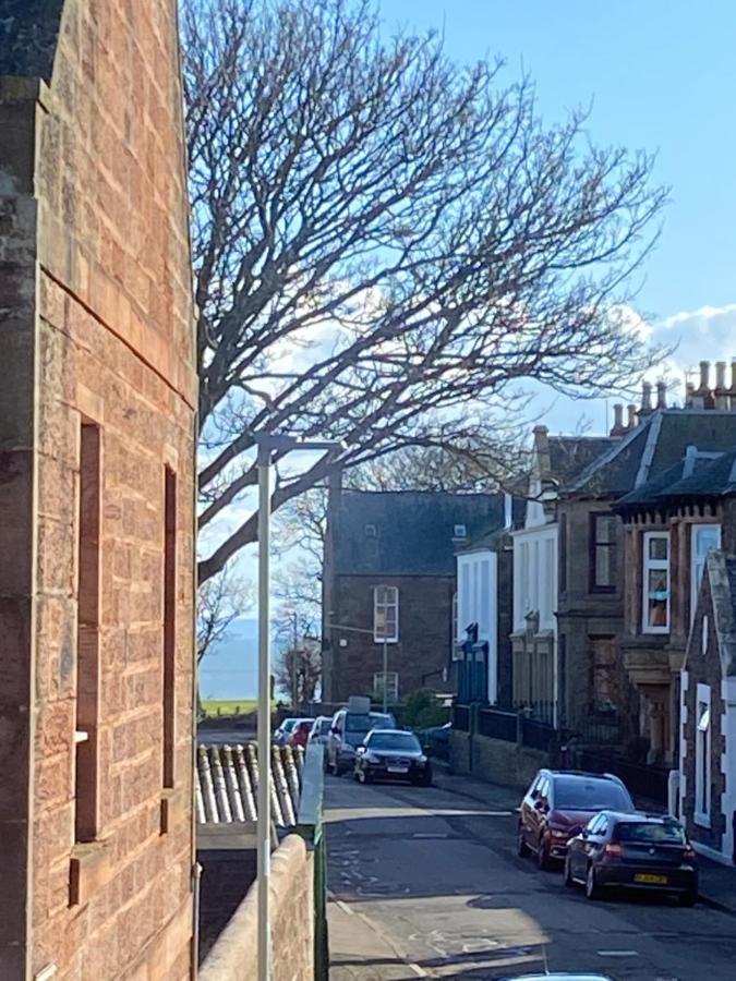 Arbroath Luxury Apartment In Mcm Style Exterior foto